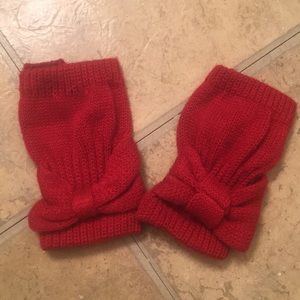 Red fingerless gloves